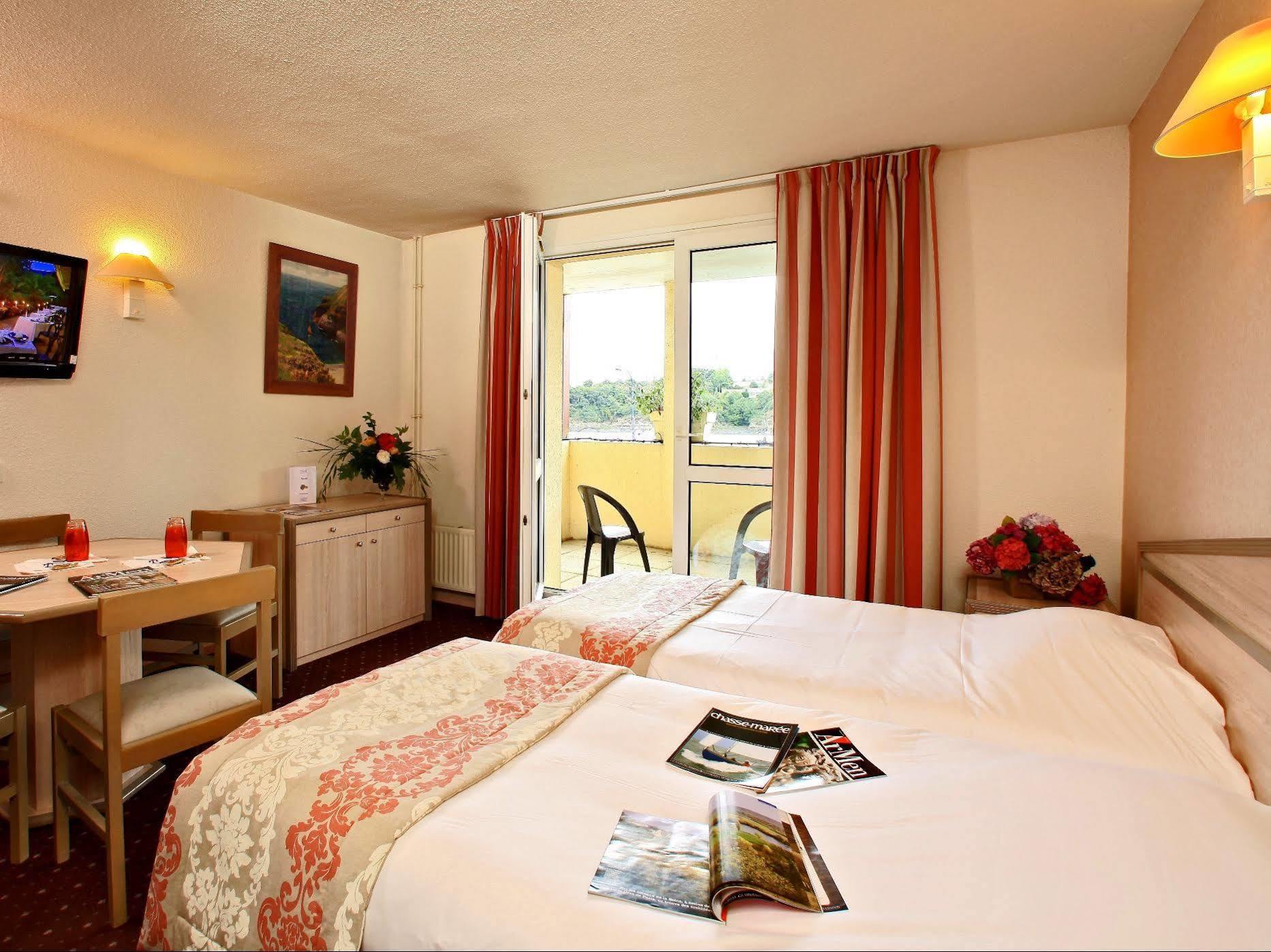 Hotel Aigue Marine Tréguier Buitenkant foto